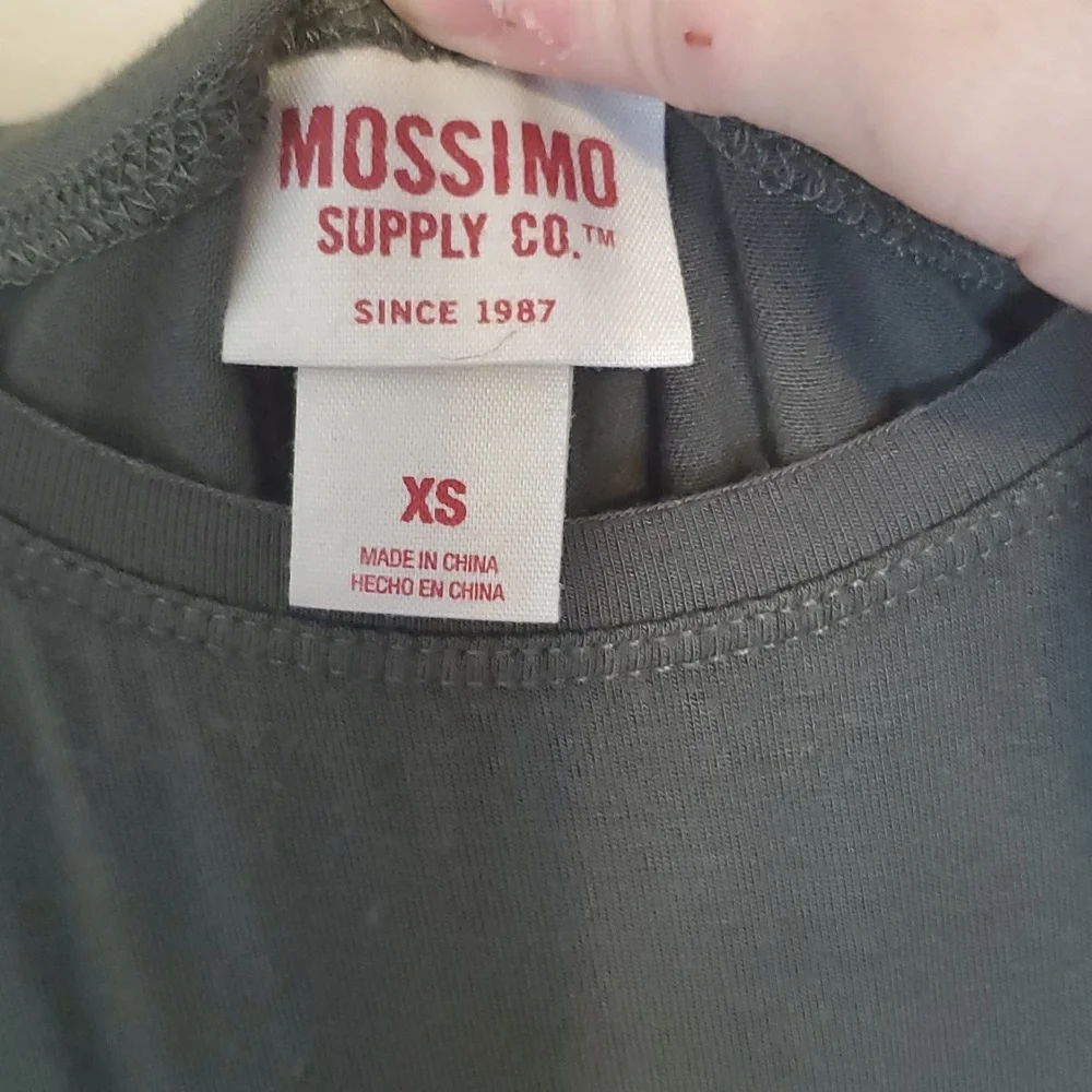 Mossimo Oversized olive green low back neckline flowy tank top - Picture 5 of 7